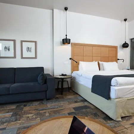 Golden Star Hotel 4*