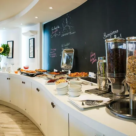 Hotel Golden Star 4*