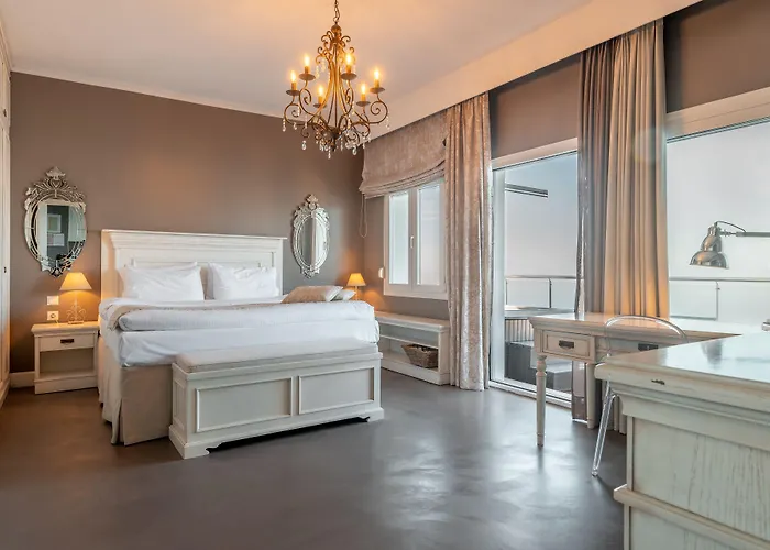 Golden Star Hotel 4*
