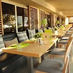 Golden Star Hotel Peraía