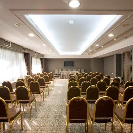 جولدن ستار سيتي 4* Peraía