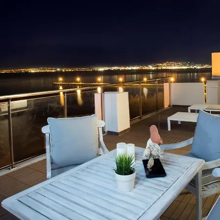 جولدن ستار سيتي 4* Peraía